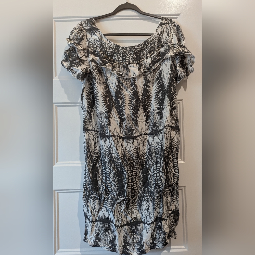 NEW NEVER WORN Black and White Patterned Dress